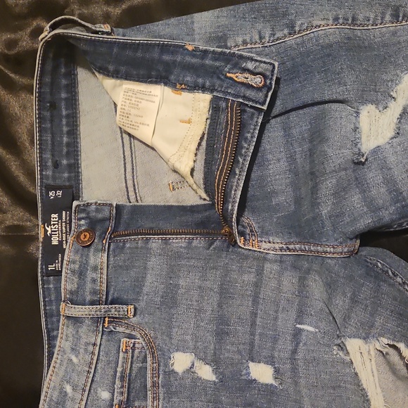 Hollister Jeans - Picture 11 of 15